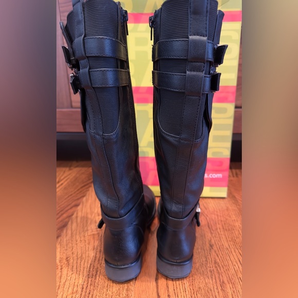 Baretraps Stylish Boots - Picture 4 of 6